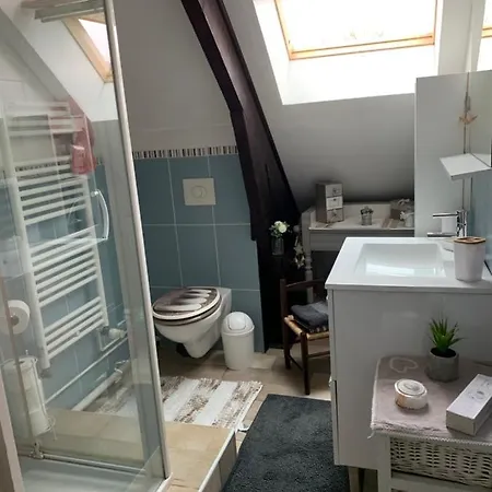 D Hôtes Proche Pôle Européen *